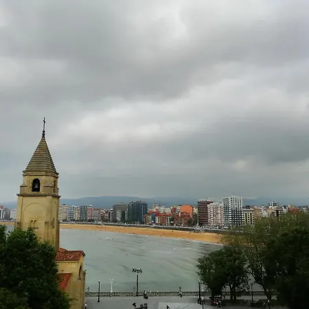 Atico En Cimadevilla Mirando Al Mar Gijón Extérieur photo