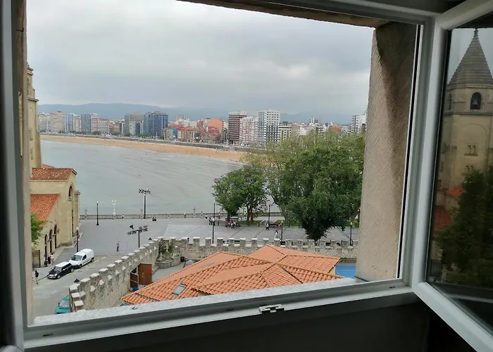 Atico En Cimadevilla Mirando Al Mar